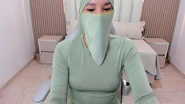 Snapshot of Hanaa_latif chatting on 03.07.25 Hanaa latif online show from 03.07.25