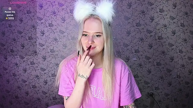 Healing  girl online show from 01.04.25
