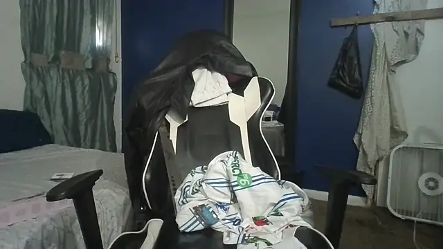 hotNReady6969 online show from 03.11.25