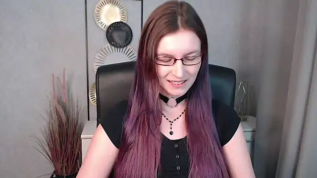 Snapshot of emmaxDelight chatting on 12.10.24 emmaxDelight online show from 12.10.24