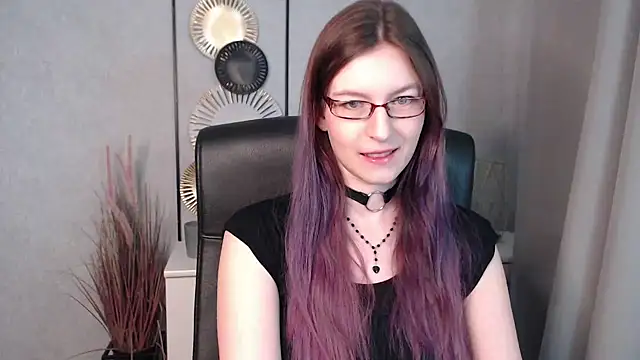 Snapshot of emmaxDelight chatting on 12.11.24 emmaxDelight online show from 12.11.24