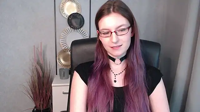 Snapshot of emmaxDelight chatting on 12.11.24 emmaxDelight online show from 12.11.24