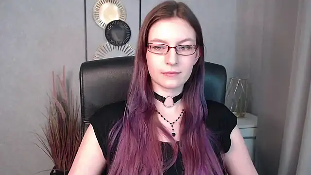 Snapshot of emmaxDelight chatting on 12.11.24 emmaxDelight online show from 12.11.24