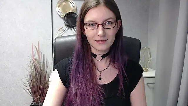 Snapshot of emmaxDelight chatting on 12.12.24 emmaxDelight online show from 12.12.24