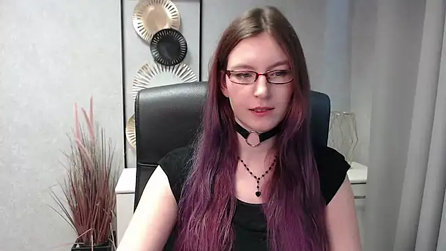 Snapshot of emmaxDelight chatting on 12.12.24 emmaxDelight online show from 12.12.24