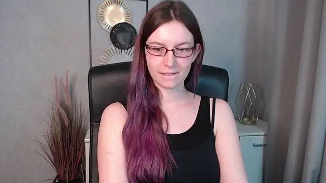 Snapshot of emmaxDelight chatting on 12.14.24 emmaxDelight online show from 12.14.24