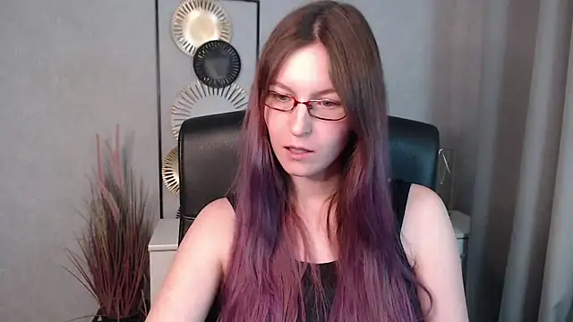 Snapshot of emmaxDelight chatting on 12.14.24 emmaxDelight online show from 12.14.24