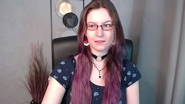 Snapshot of emmaxDelight chatting on 12.17.24 emmaxDelight online show from 12.17.24