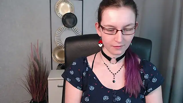 Snapshot of emmaxDelight chatting on 12.17.24 emmaxDelight online show from 12.17.24