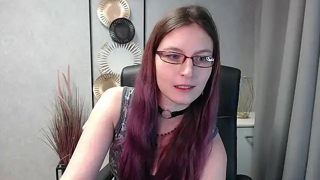 Snapshot of emmaxDelight chatting on 12.22.24 emmaxDelight online show from 12.22.24