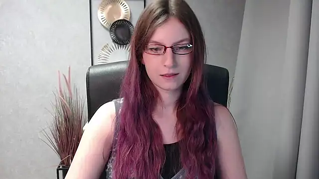 Snapshot of emmaxDelight chatting on 12.30.24 emmaxDelight online show from 12.30.24