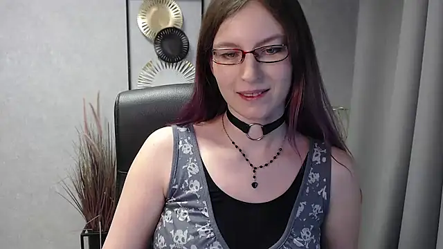 Snapshot of emmaxDelight chatting on 12.30.24 emmaxDelight online show from 12.30.24