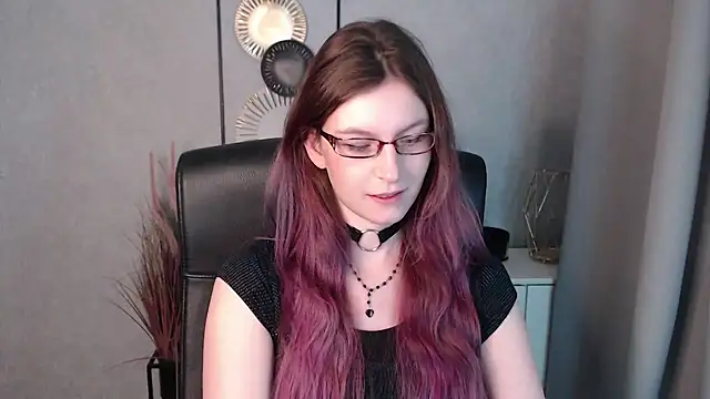 Snapshot of emmaxDelight chatting on 12.31.24 emmaxDelight online show from 12.31.24