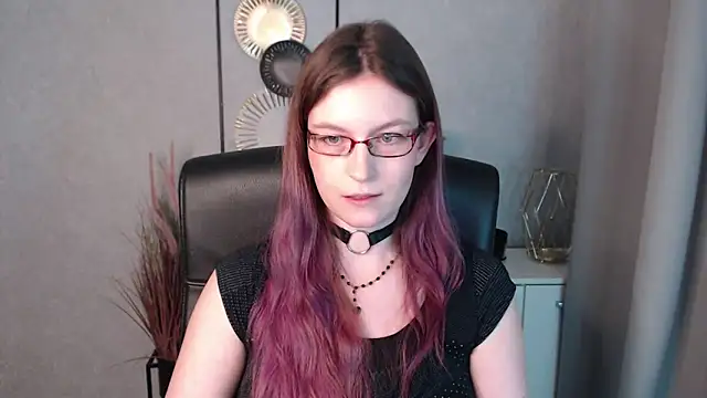 Snapshot of emmaxDelight chatting on 12.31.24 emmaxDelight online show from 12.31.24