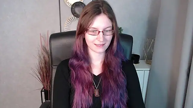 Snapshot of emmaxDelight chatting on 01.06.25 emmaxDelight online show from 01.06.25