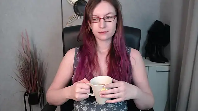 Snapshot of emmaxDelight chatting on 02.06.25 emmaxDelight online show from 02.06.25