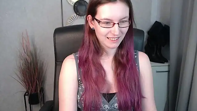 Snapshot of emmaxDelight chatting on 02.06.25 emmaxDelight online show from 02.06.25