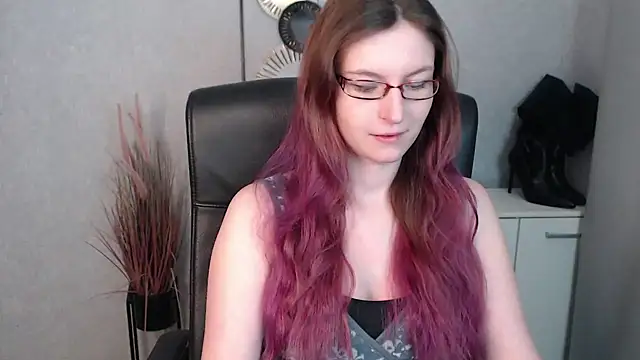 Snapshot of emmaxDelight chatting on 02.12.25 emmaxDelight online show from 02.12.25