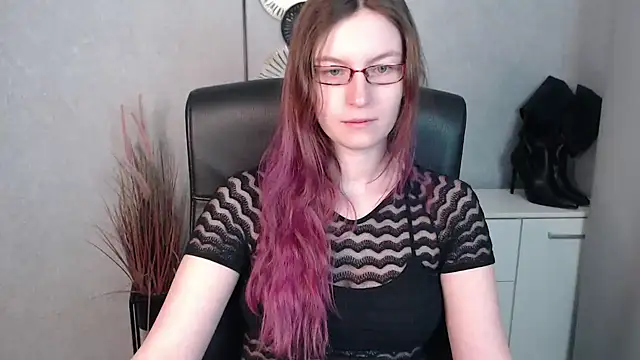 Snapshot of emmaxDelight chatting on 02.13.25 emmaxDelight online show from 02.13.25