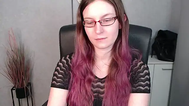 Snapshot of emmaxDelight chatting on 02.13.25 emmaxDelight online show from 02.13.25