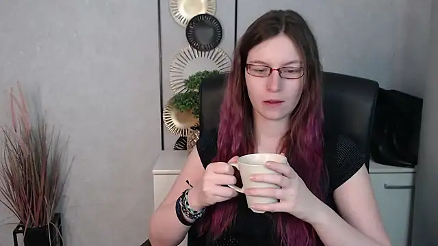 Snapshot of emmaxDelight chatting on 02.14.25 emmaxDelight online show from 02.14.25