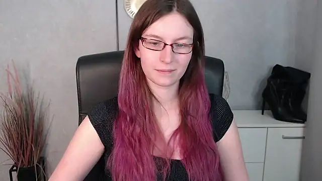 Snapshot of emmaxDelight chatting on 02.14.25 emmaxDelight online show from 02.14.25