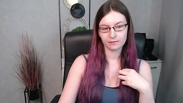 Snapshot of emmaxDelight chatting on 02.20.25 emmaxDelight online show from 02.20.25