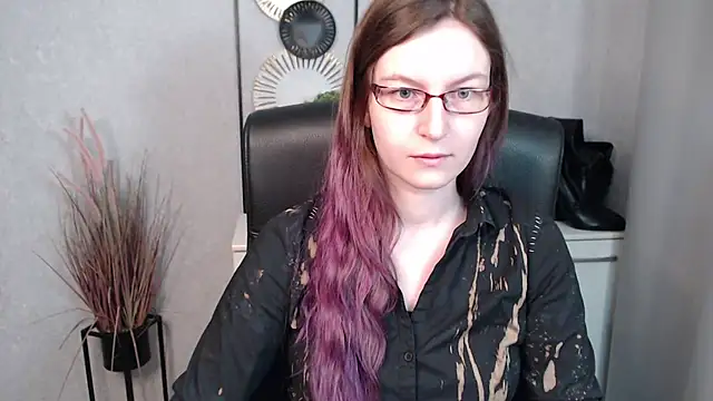 Snapshot of emmaxDelight chatting on 02.25.25 emmaxDelight online show from 02.25.25