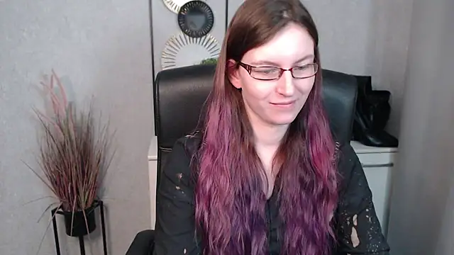 Snapshot of emmaxDelight chatting on 02.25.25 emmaxDelight online show from 02.25.25