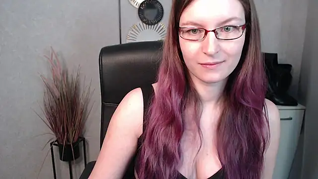 Snapshot of emmaxDelight chatting on 02.26.25 emmaxDelight online show from 02.26.25