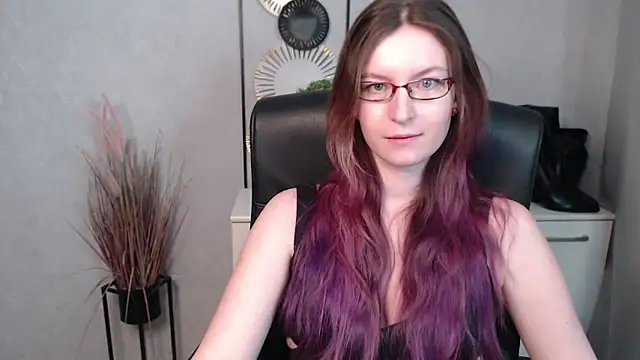 Snapshot of emmaxDelight chatting on 02.26.25 emmaxDelight online show from 02.26.25