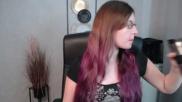 Snapshot of emmaxDelight chatting on 03.03.25 emmaxDelight online show from 03.03.25