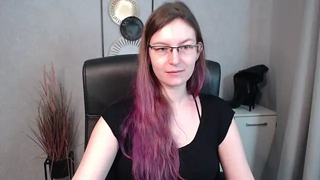 Snapshot of emmaxDelight chatting on 03.05.25 emmaxDelight online show from 03.05.25