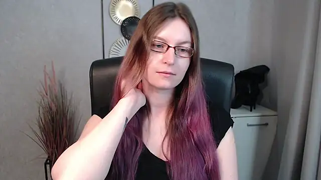 Snapshot of emmaxDelight chatting on 03.05.25 emmaxDelight online show from 03.05.25