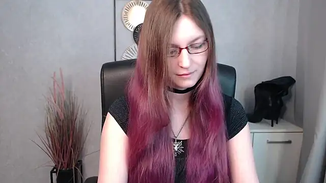 Snapshot of emmaxDelight chatting on 03.15.25 emmaxDelight online show from 03.15.25