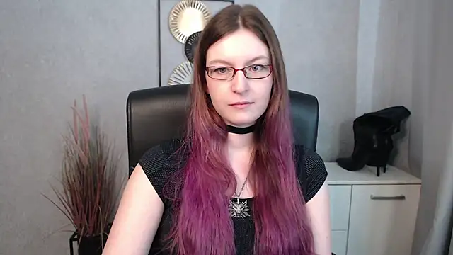 Snapshot of emmaxDelight chatting on 03.15.25 emmaxDelight online show from 03.15.25