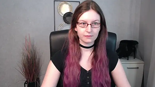 Snapshot of emmaxDelight chatting on 03.18.25 emmaxDelight online show from 03.18.25