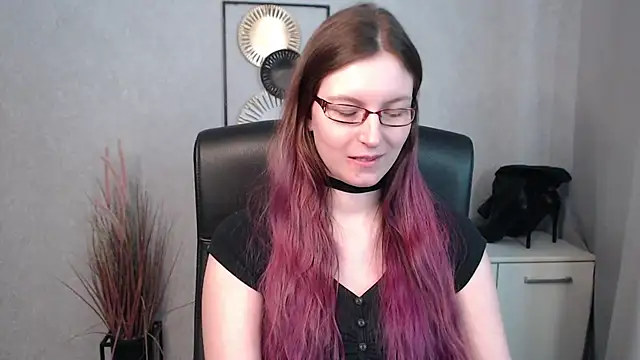 Snapshot of emmaxDelight chatting on 03.18.25 emmaxDelight online show from 03.18.25