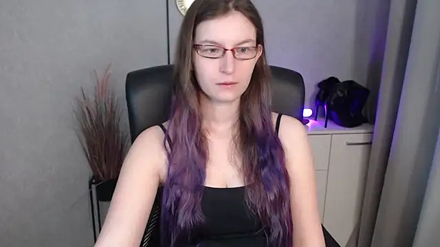 Snapshot of emmaxDelight chatting on 10.10.25 emmaxDelight online show from 10.10.25