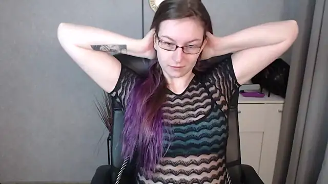 Snapshot of emmaxDelight chatting on 10.23.25 emmaxDelight online show from 10.23.25