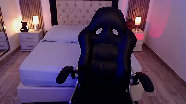 zoe jones13 online show from 09.30.25