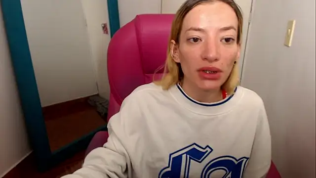 zoe jones13 online show from 07.17.26