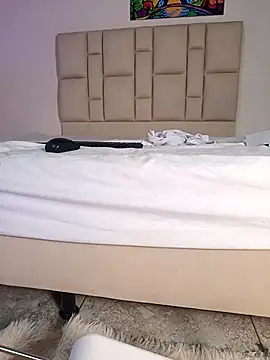 bella  honey online show from 01.05.25