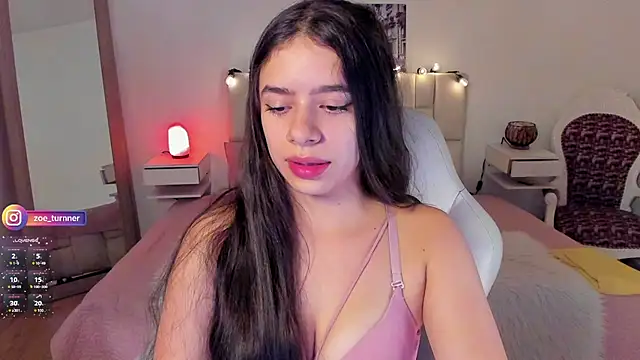 zoe turnner 18 online show from 10.29.25