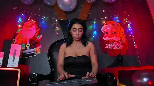 Carolina Arias online show from 12.13.24