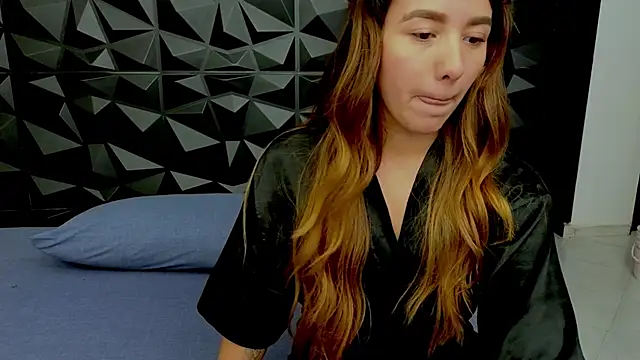 Snapshot of Sofiapeachh chatting on 03.20.25 Sofiapeachh online show from 03.20.25