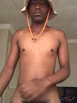 Snapshot of thekidrose chatting on 11.20.25 thekidrose online show from 11.20.25