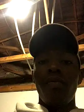 Snapshot of thekidrose chatting on 12.03.25 thekidrose online show from 12.03.25