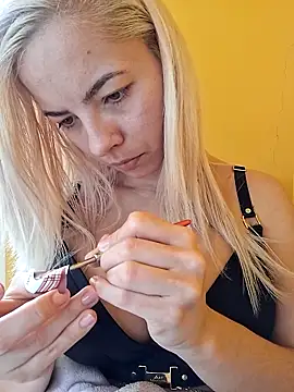 Snapshot of allinqueen chatting on 04.16.26 allinqueen online show from 04.16.26