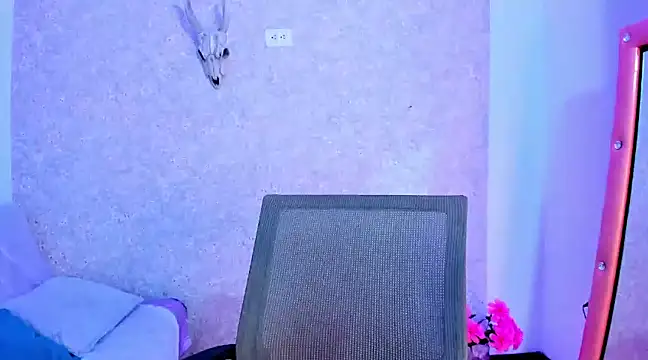 AliciaChelios online show from 12.31.24